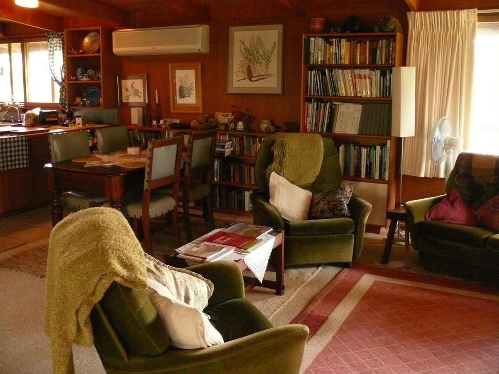 The Burrow At Wombat Bend Villa Dixons Creek Bilik gambar
